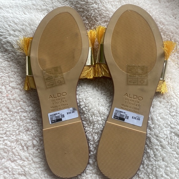 Aldo yellow gold slip ons sandals women’s size 7 - Picture 3 of 8